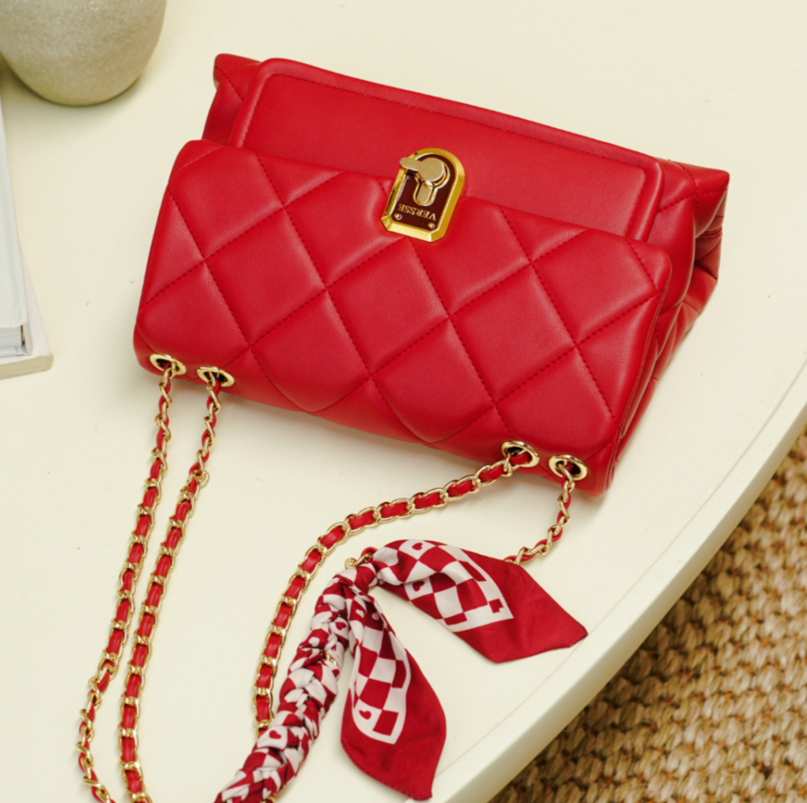 Luxurious Shoulder Bag in Red-158