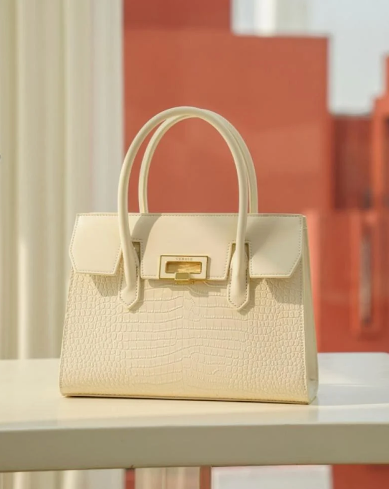 Chic & Refined Croc-Effect Handbag White - 088